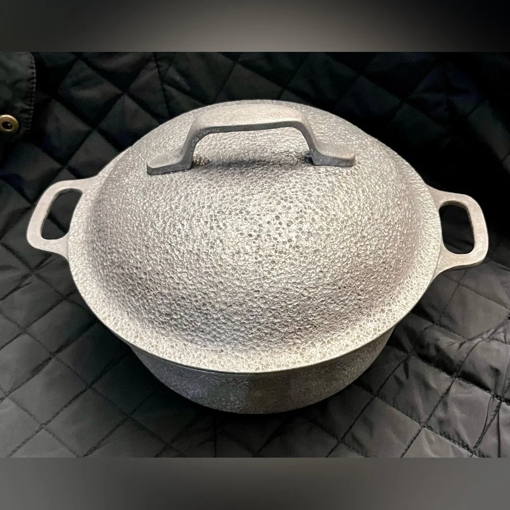 Vintage Century Silver Seal Hammered Aluminum Dutch Oven Roaster w Lid 2 Qt 9.5